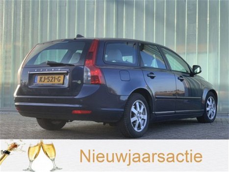 Volvo V50 - 1.6 D2 Business Pro Edition NAVIGATIE/ CRUICE CONTROL/ PDC/LEER - 1