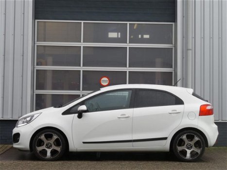 Kia Rio - 1.2 CVVT Plus Pack *AIRCO/AFNEEMBARE TREKHAAK - 1