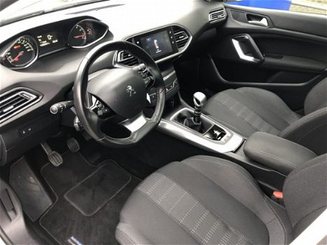 Peugeot 308 - 1.2 PureTech Allure PARKEERHULP VOOR EN ACHTER NAVIGATIESYSTEEM CLIMA AIRCO MIDDENARMS - 1