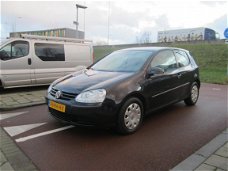 Volkswagen Golf - 1.6 FSI Trendline