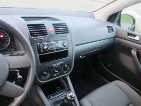 Volkswagen Golf - 1.6 FSI Trendline - 1