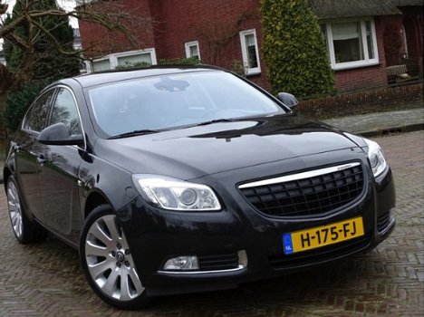 Opel Insignia - 2.8 T V6 259PK+ / Executive 4x4 - 1