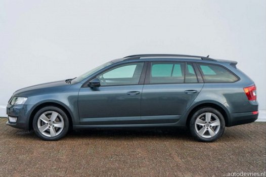 Skoda Octavia Combi - 1.6 TDI 110pk Greenline Businessline Navigatie/Stoelverwarming/Trekhaak - 1