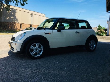 Mini Mini Cooper - 1.6 / AIRCO/ ELEKT.PAKKET/ CV/ VELGEN/ NIEUWE APK - 1