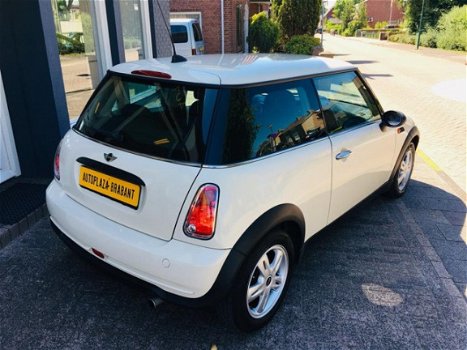 Mini Mini Cooper - 1.6 / AIRCO/ ELEKT.PAKKET/ CV/ VELGEN/ NIEUWE APK - 1