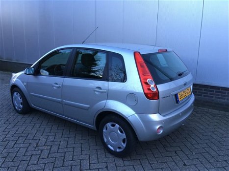 Ford Fiesta - 1.4-16V Futura XL 5DRS Airco Apk Elek Pakket - 1