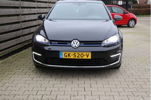 Volkswagen Golf - 1.4 TSI GTE 205 pk | Ex BTW | LED | Zwart hemel | Flippers | Getint glas | Elektr - 1