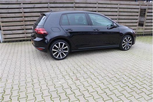 Volkswagen Golf - 1.4 TSI GTE 205 pk | Ex BTW | LED | Zwart hemel | Flippers | Getint glas | Elektr - 1