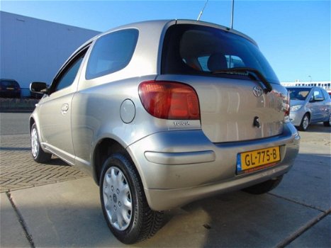 Toyota Yaris - 1.0 VVT-i Idols /2e Eigen / Airco / Elec ramen & spiegels / Zuinig / 5 Deurs /Boekjes - 1