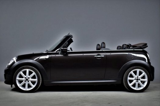 Mini Mini Cabrio - 1.6i 16V 184pk Cooper S Automaat Highgate Leer/Navi/Xenon/St.verw/Lmw/126dkm - 1