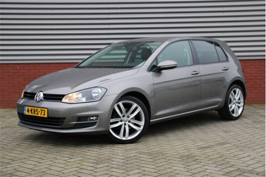 Volkswagen Golf - 1.2 TSI Highline 105 PK Navi Cruise Massagestoel Stoelverw 18 inch LMV Half Leder - 1