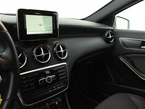 Mercedes-Benz A-klasse - 180 Edition Navigatie 4U3 | Navigatie | 18 Inch | Half Leder - 1