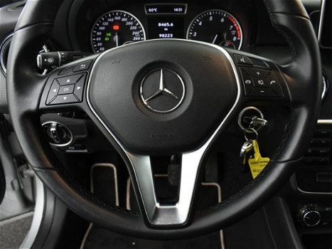 Mercedes-Benz A-klasse - 180 Edition Navigatie 4U3 | Navigatie | 18 Inch | Half Leder - 1