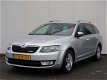 Skoda Octavia Combi - 1.6 TDI Greenline Businessline Trekhaak , Navigatie , Clima , Chroom - 1 - Thumbnail