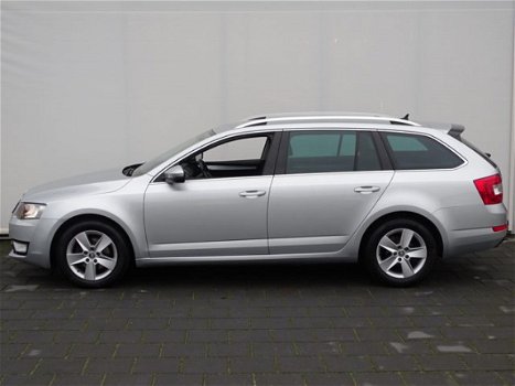 Skoda Octavia Combi - 1.6 TDI Greenline Businessline Trekhaak , Navigatie , Clima , Chroom - 1