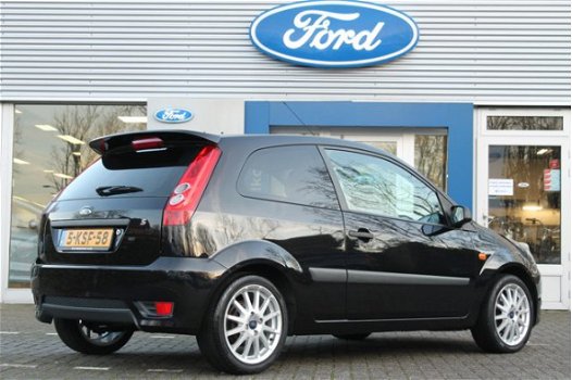 Ford Fiesta - 1.6i 100PK 3DR RALLY EDITION | LAGE KM-STAND | VOL OPTIES | AIRCO | SPOILER | VOORRUIT - 1