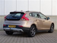 Volvo V40 Cross Country - D3 150pk Aut Summum | Leder | Navigatie | Camera | Xenon | Trekhaak