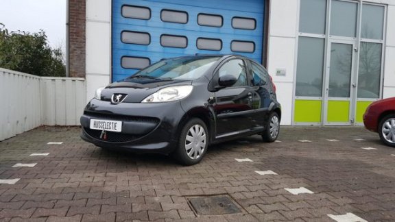 Peugeot 107 - 1.0-12V XS 5 deurs airco dealeronderhouden NAP APK - 1