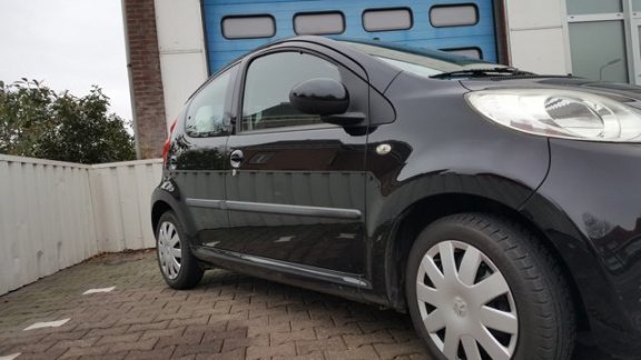 Peugeot 107 - 1.0-12V XS 5 deurs airco dealeronderhouden NAP APK - 1