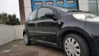 Peugeot 107 - 1.0-12V XS 5 deurs airco dealeronderhouden NAP APK - 1 - Thumbnail