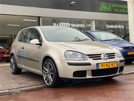 Volkswagen Golf - 1.6 FSI Trendline Nw Apk/Airco/Automaat/Elec Ramen/Lmv - 1