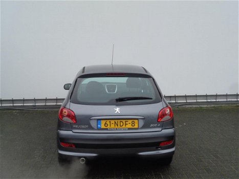 Peugeot 206 - 1.4 75pk 5-drs Clima /incl. Winterbanden - 1