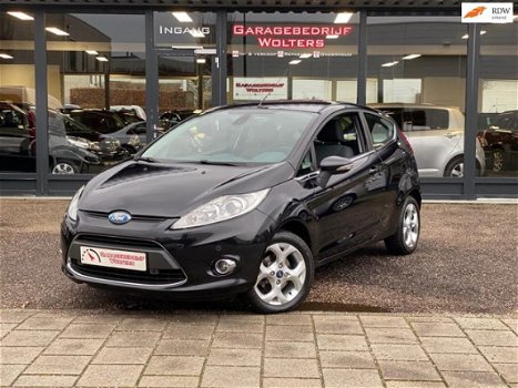 Ford Fiesta - 1.4 Titanium PARKEER HULP V+A AUTOM.AIRCO NIEUWE APK NIEUWSTAAT LMV AUTOM.LICHT - 1