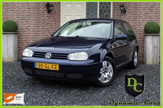 Volkswagen Golf - 1.6 77KW Trendline /Clima /Cruise/ Dakraam /Goed onderhouden - 1