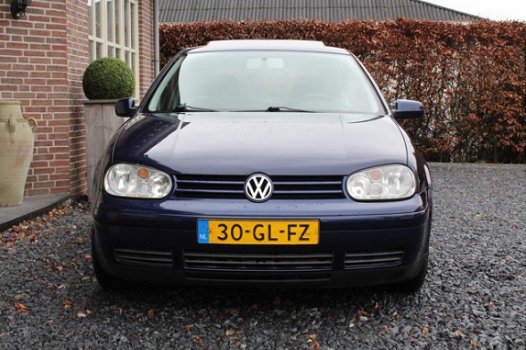 Volkswagen Golf - 1.6 77KW Trendline /Clima /Cruise/ Dakraam /Goed onderhouden - 1