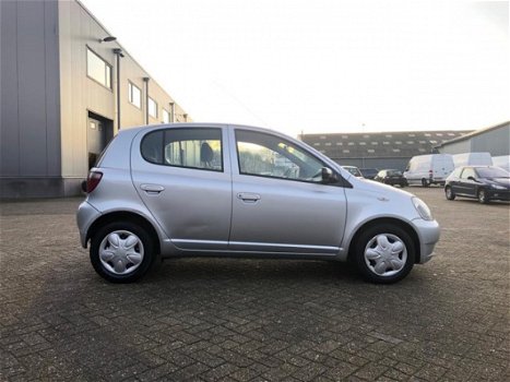 Toyota Yaris - 1.3-16V VVT-i Sol Automaat, Dealer onderhouden, - 1