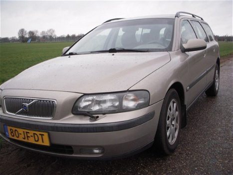 Volvo V70 - 2.4 140PK EDITION II YOUNGTIMER event. met derde bankje 7 pers E - 1