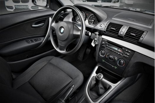 BMW 1-serie - 116i / 5-drs / Airco / LM-velgen / PDC / Stoelverwarm - 1