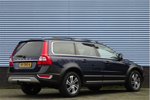 Volvo XC70 - 2.0 D3 FWD Limited Edition Automaat, Leer, Cruise Adapt., Trekhaak - 1