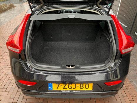 Volvo V40 - 2.0 D4 Summum |Addaptieve Cruise Control|Navigatie|Harman Kardon|Stylingpakket - 1