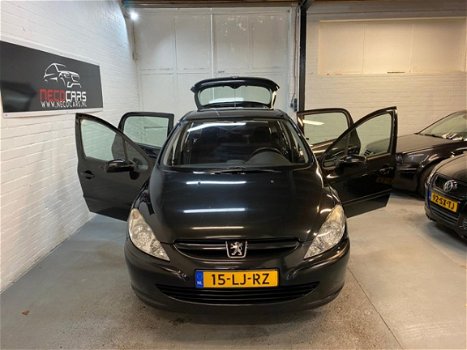 Peugeot 307 - 1.6-16V XS NETTE AUTO//AIRCO//RIJD SCHAKELD GOED - 1