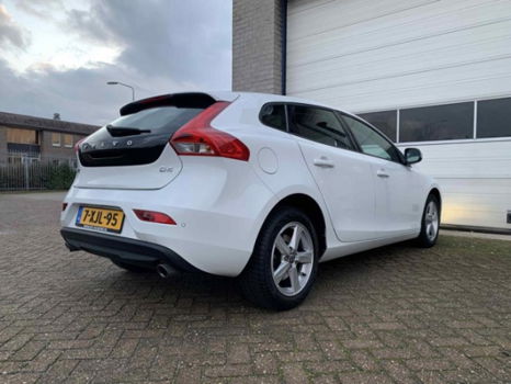 Volvo V40 - 2.0 D4 Base Business 1e Eigenaar, Lage km-stand, Panoramadak - 1