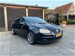 Volkswagen Jetta - 2.0 FSI Sportline NAP/APK/LEDER/NAVI/STOELVER - 1 - Thumbnail