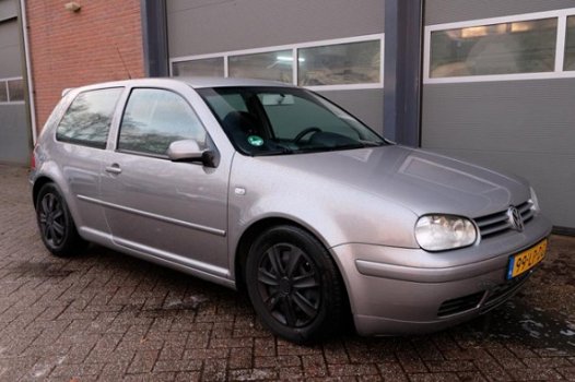 Volkswagen Golf - 1.6-16V FSI Ocean Koppeling slipt - 1