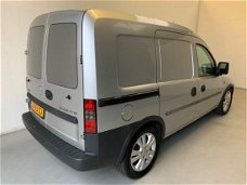 Opel Combo - 1.7 DI City Trekhaak Radio/cd (bak schakelt slecht)