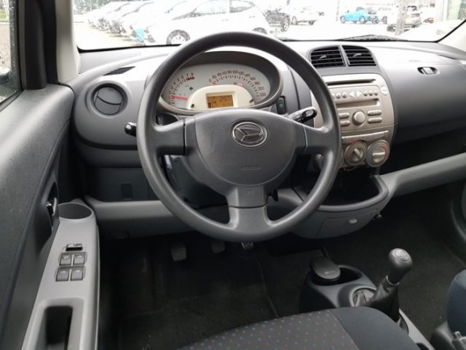 Daihatsu Sirion 2 - 1.0-12V Premium - 1