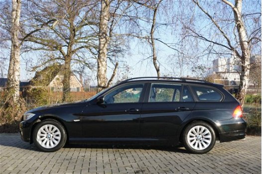 BMW 3-serie Touring - 318i Business Line | Clima | Cruise | PDC | LMV - 1