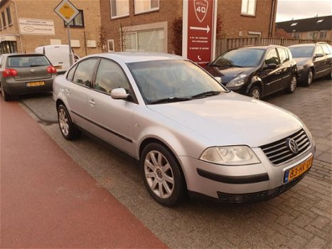 Volkswagen Passat - 2.0 Comfortline - 1