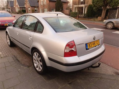 Volkswagen Passat - 2.0 Comfortline - 1