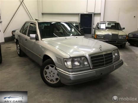 Mercedes-Benz E-klasse - 250 D - 1