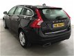 Volvo V60 - 2.4 D6 AWD Plug-In Hybrid R-Design - 1 - Thumbnail