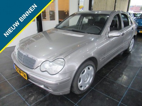 Mercedes-Benz C-klasse - 200 CDI Classic BETROUWBAAR AUTO DEALER ONDERHOUD - 1