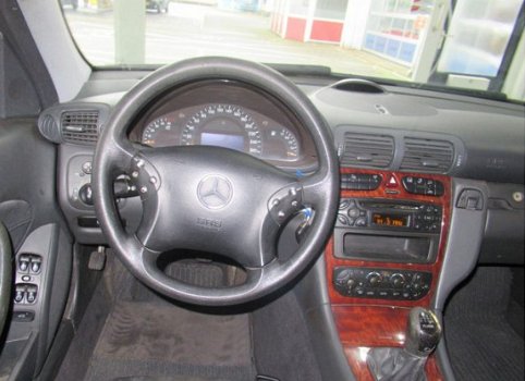 Mercedes-Benz C-klasse - 200 CDI Classic BETROUWBAAR AUTO DEALER ONDERHOUD - 1