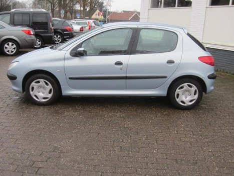 Peugeot 206 - 1.4 5D XT - 1