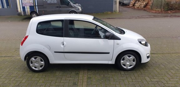 Renault Twingo - 1.2 16V Acces Bj 2014 Lage km... APK - 1