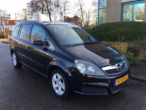 Opel Zafira - 2.2 Cosmo AUTOMAAT/PDC/NAP/CRUISE CONTROL/ELEK. RAMEN, SPIEGELS/7 ZITS/LMV/TREKHAAK/EN - 1